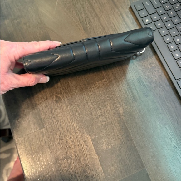 Yves Saint Laurent Quilted Black Wallet - Picture 2 of 8